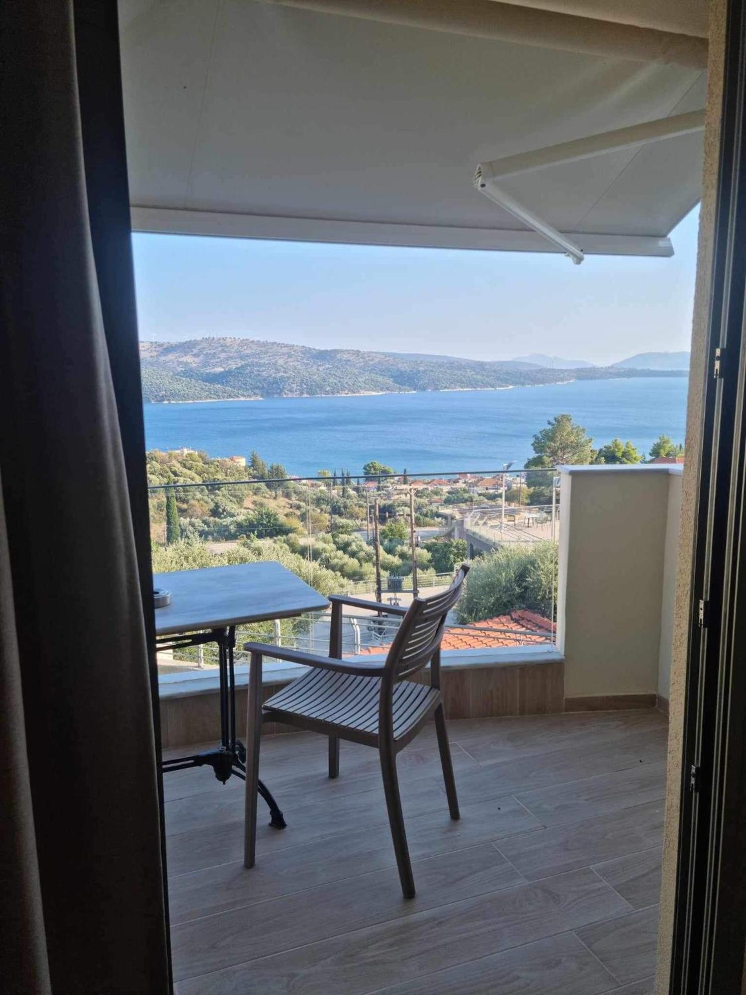 Giannis Village Resort Astakós Exteriör bild