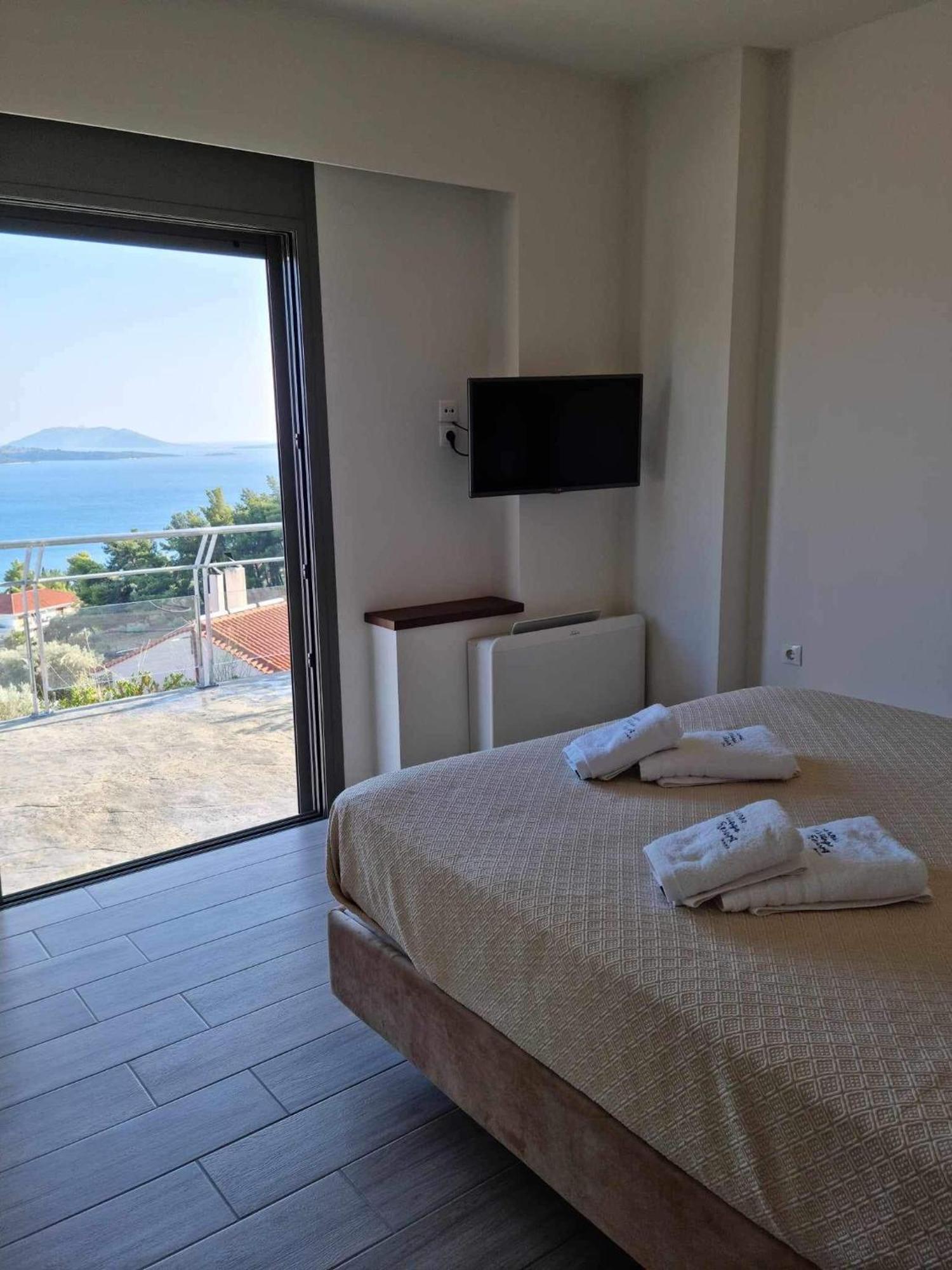 Giannis Village Resort Astakós Exteriör bild