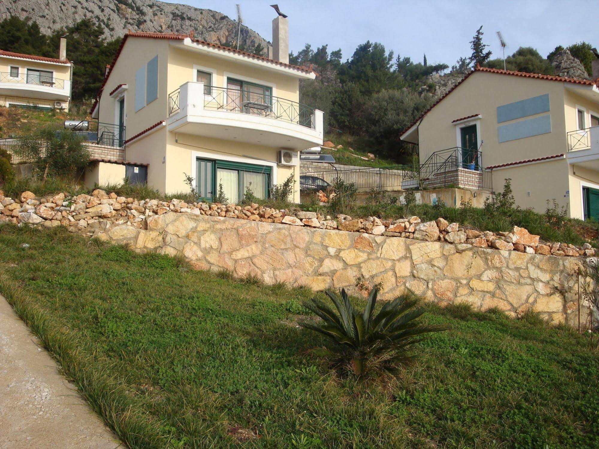 Giannis Village Resort Astakós Exteriör bild